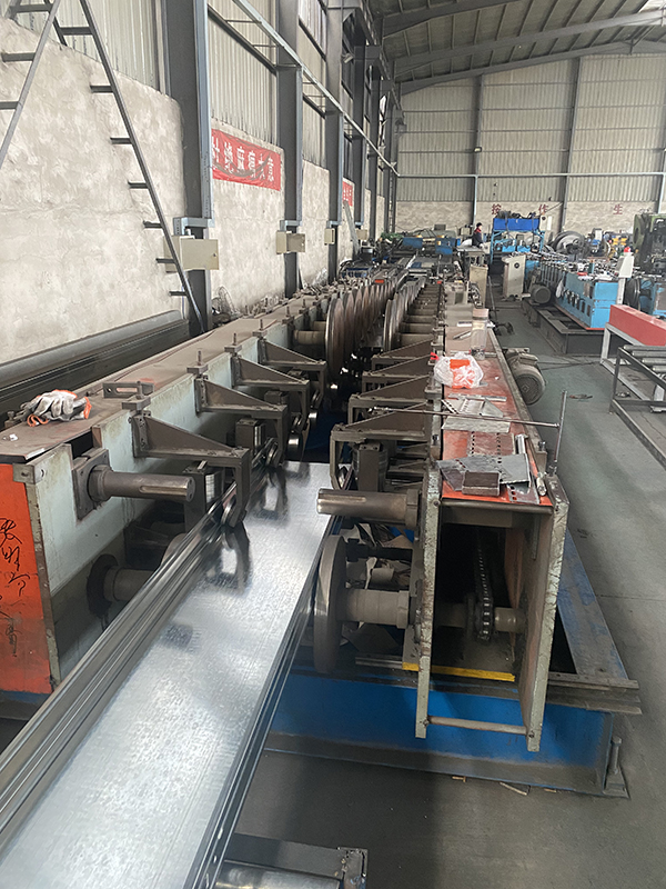 電纜橋架廠(chǎng)房設(shè)備